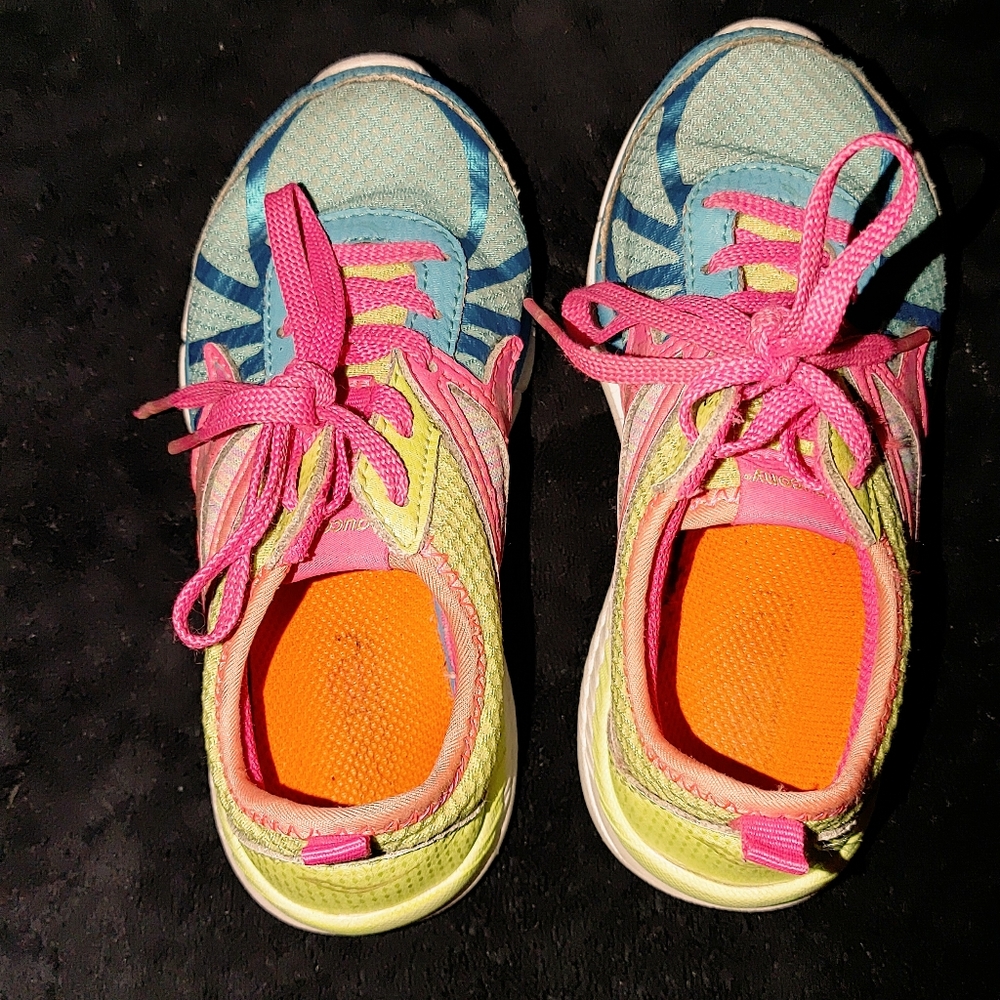 Toddler size 11 sauconys